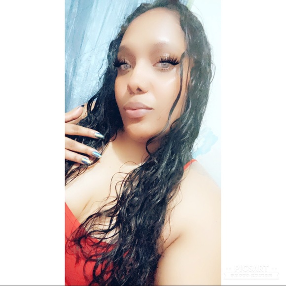 Meet your Posher, Erika - Picture 1 of 1